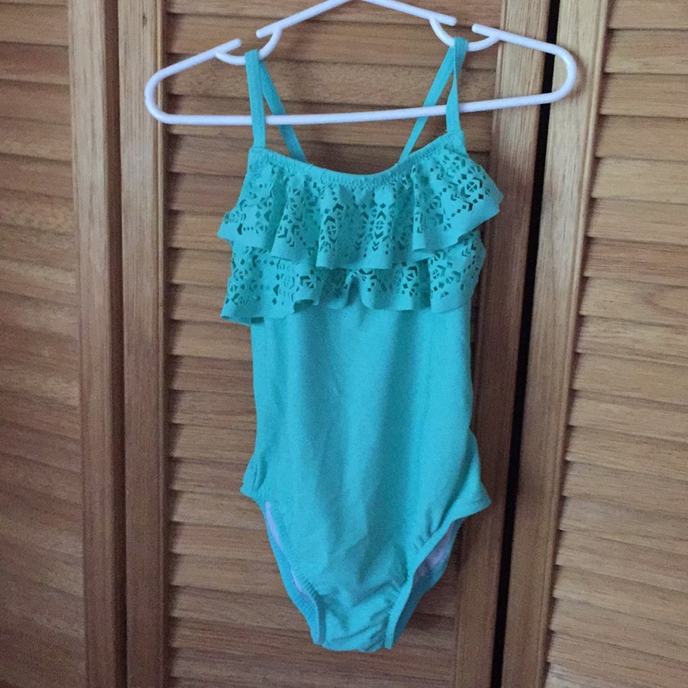 Girls swimsuit size 4T